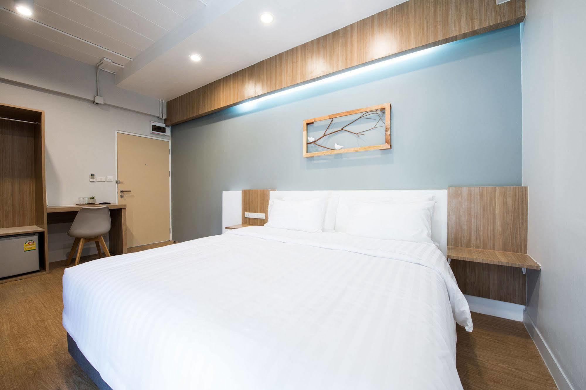 Shade House - Bitec Bangna Hotel Банкок Екстериор снимка